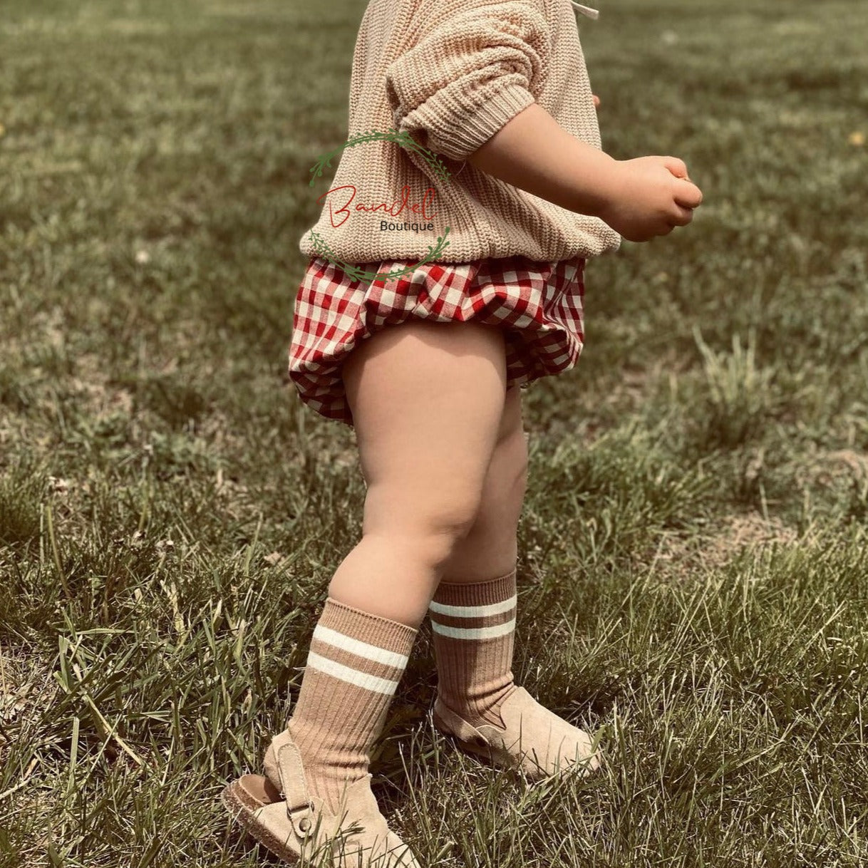 Diaper cover short baby toddler bloomers is made from check cotton bordeaux color, making it perfect for your little one. Keep them comfortable and stylish all day long. Feature frills details at the waist, an elastic waistband and elastic at the legs for an optimal fit.